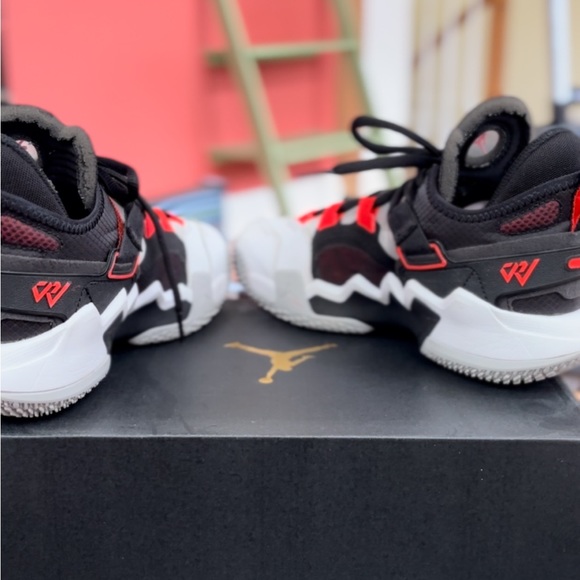 Jordan Why Not Zer0.5 Bloodline - Picture 6 of 6